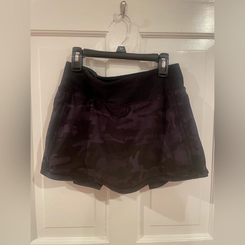 Lululemon Pace Rival Mid Rise Gray Camo Skirt (size 4)